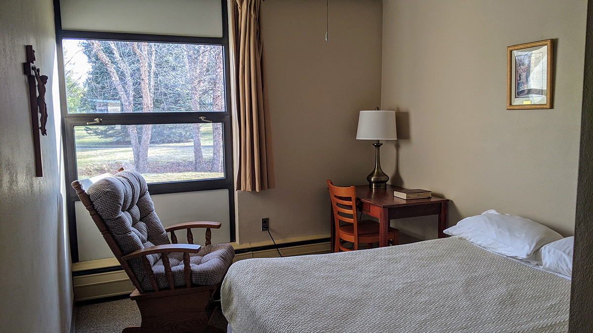 Standard bedroom